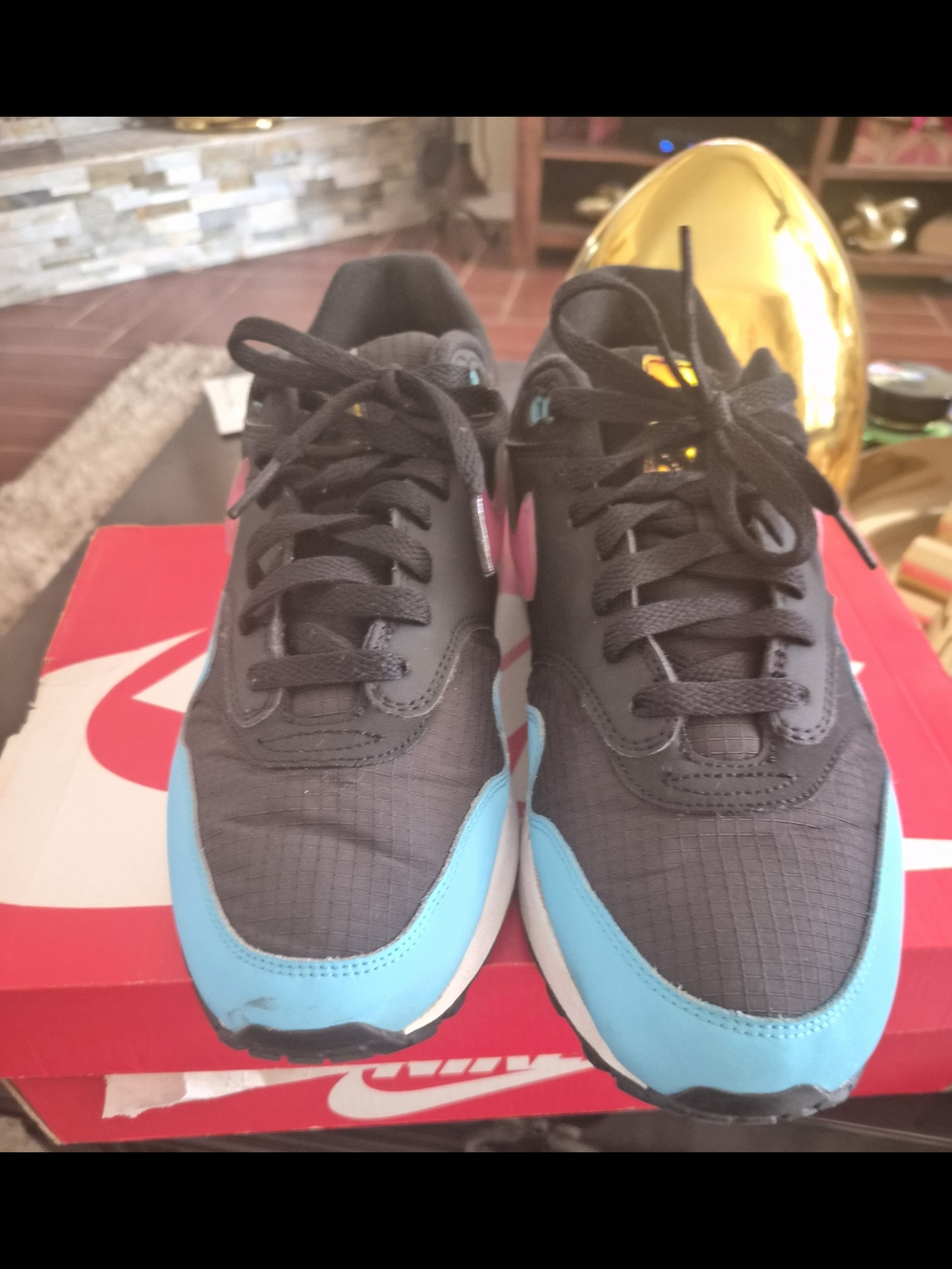 Nike Men's Athletic Shoes Black with Blue and Pink Highlights